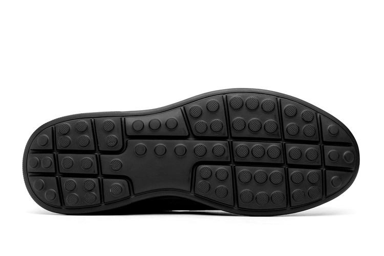 کفش اسپرت چرم مردانه مادو کد ۲۰۷۹