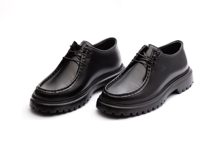 کفش مجلسی چرم طبیعی مردانه مادو کد ۲۰۹۵