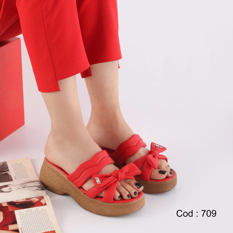 صندل طبی زنانه پانیا کد ۷۰۹