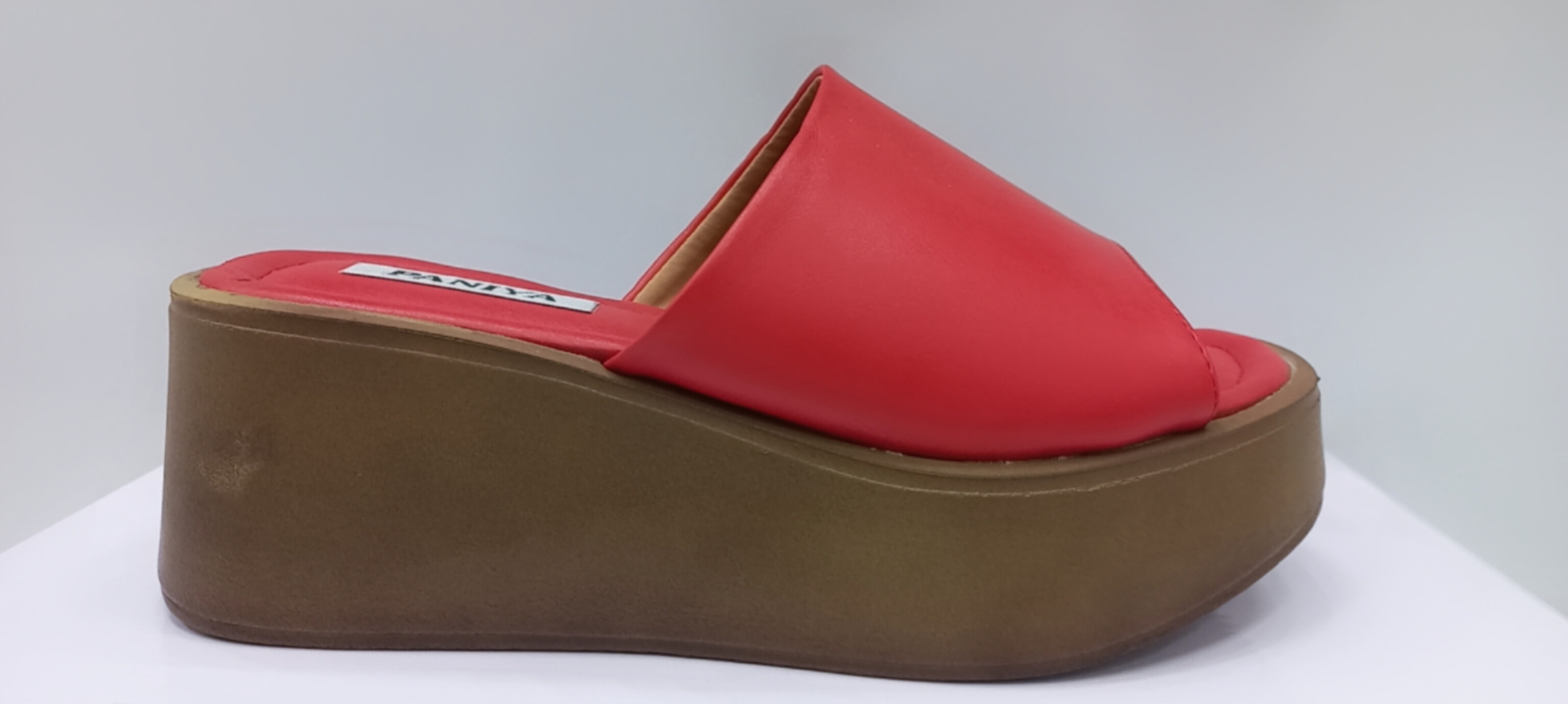 صندل طبی لژدار زنانه پانیا کد ۷۱۶