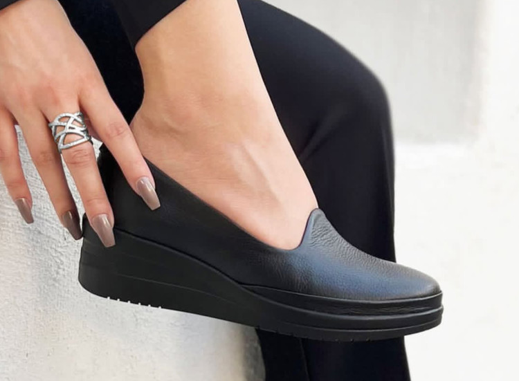 کفش زنانه چرم مهپا مدل ۲۲۳۱