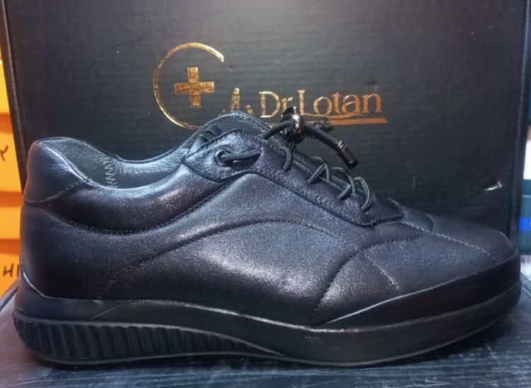 کفش زنانه اسپرت چرم طبیعی دکتر لوتان کد۰۹۶/۴