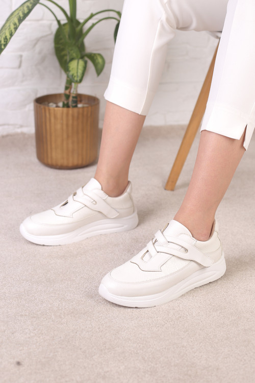 کفش اسپرت زنانه لیانا مدل تیارام