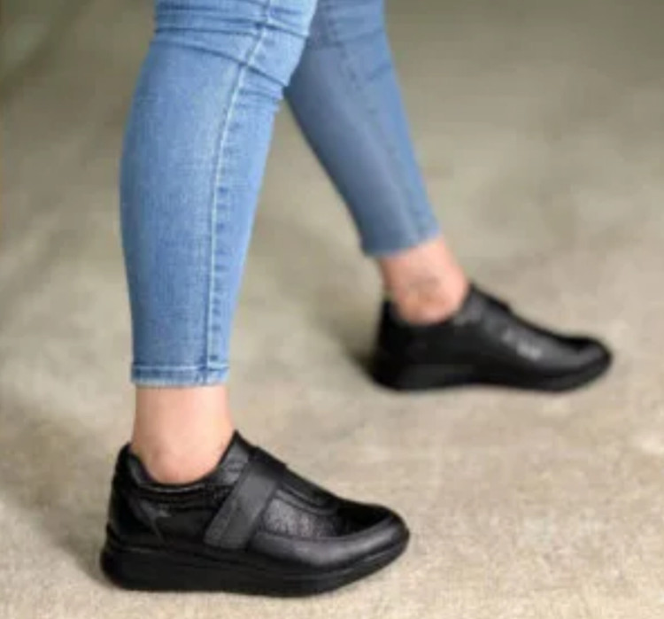 کفش کتانی طبی زنانه مدل زلاتان