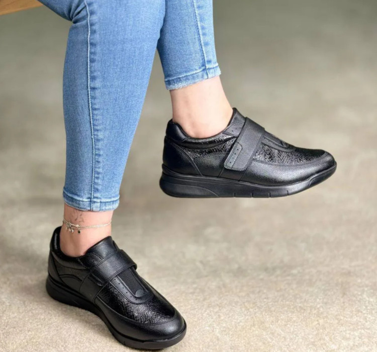 کفش کتانی طبی زنانه مدل زلاتان