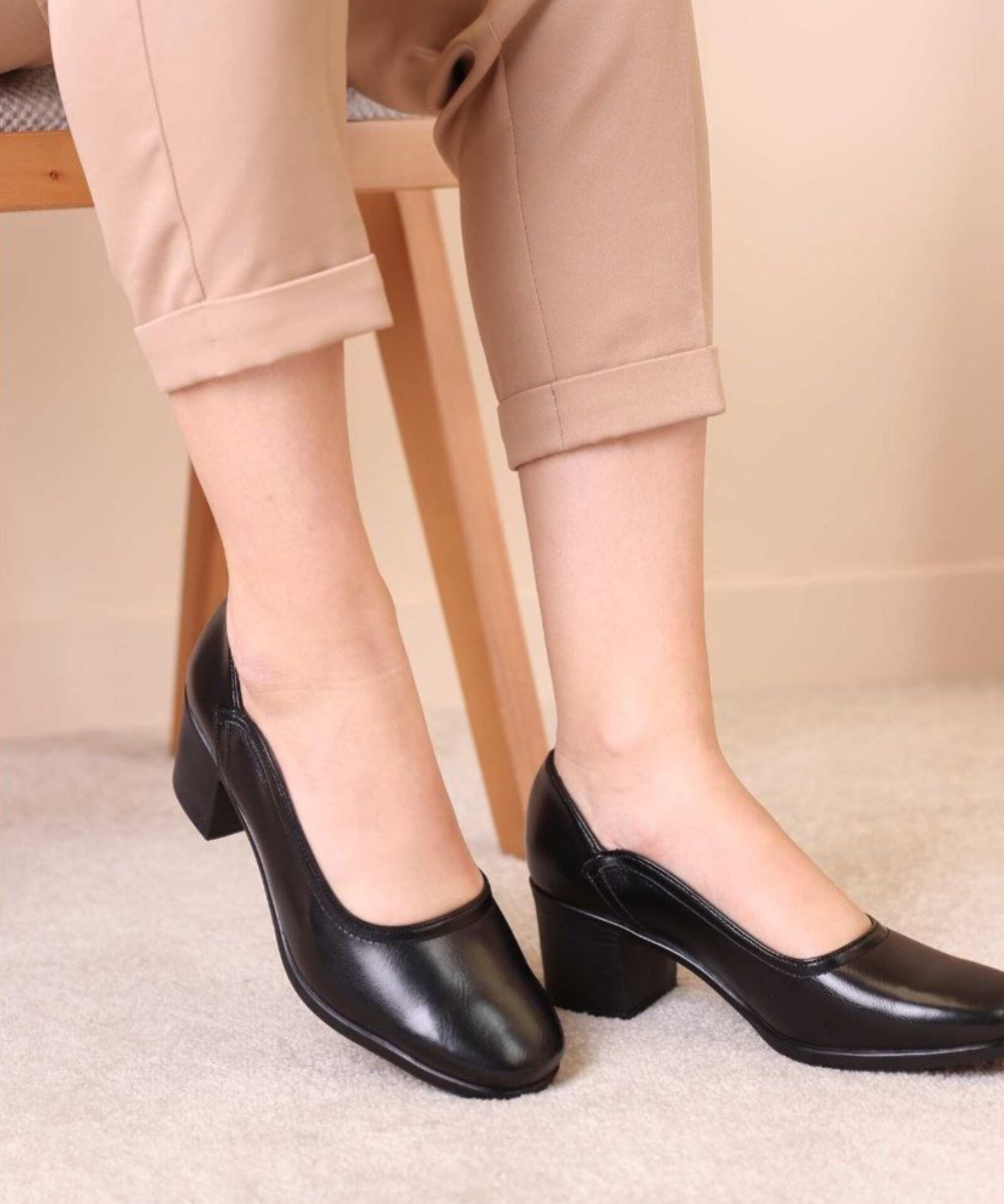 کفش طبی زنانه پاشنه دار لیانا مدل کژال