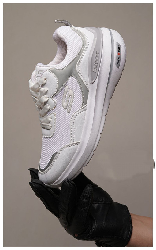 کتانی زنانه چرم تام کد ۲۴۳