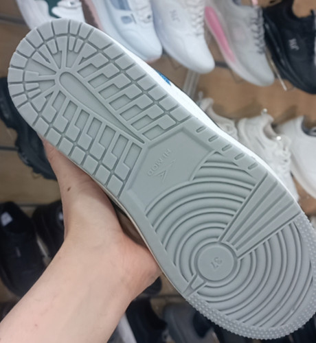 کتانی نایک تمپو زنانه