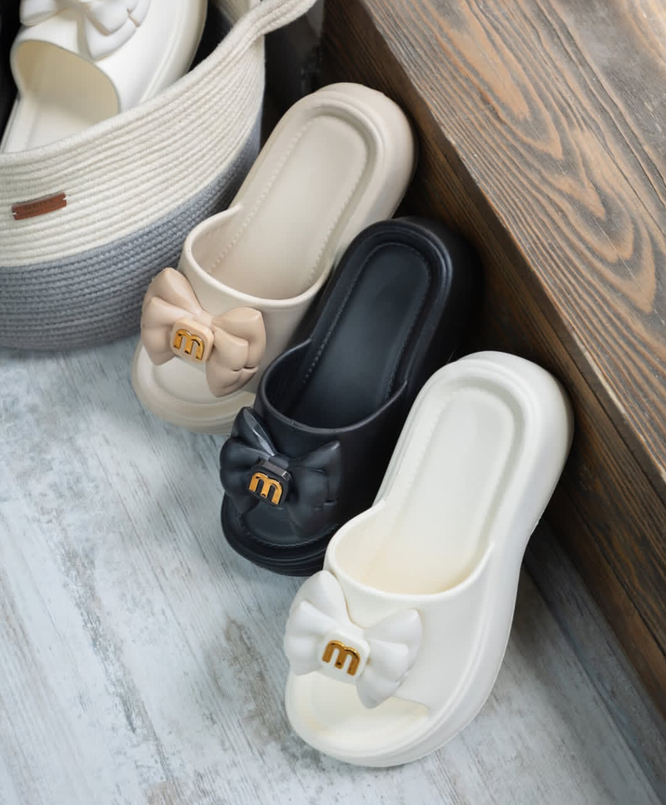 دمپایی لژدار مدل مانگو برند زیتون