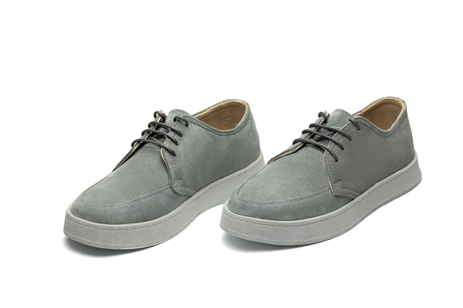 کفش اسپرت چرم مردانه مادو کد ۱۰۱۵