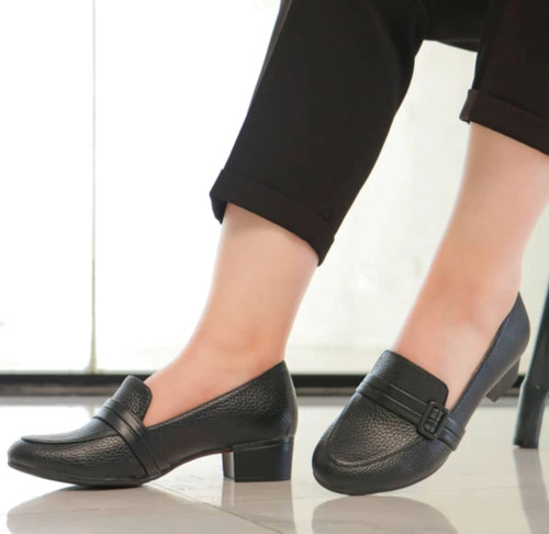 کفش طبی پاشنه دار زنانه مناسب استفاده روزمره و محل کار