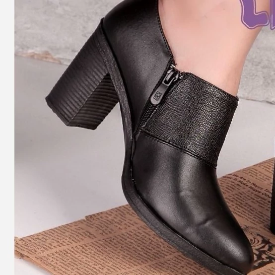 کفش طبی پاشنه دار زنانه مدل آوا برند لیانا