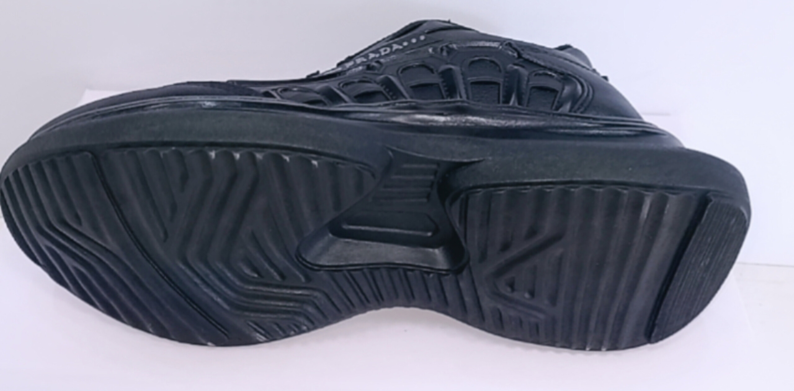 کفش اسپرت مردانه پرادا برند رویا