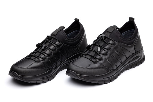 کفش اسپرت چرم مردانه مادو کد ۲۰۱۰