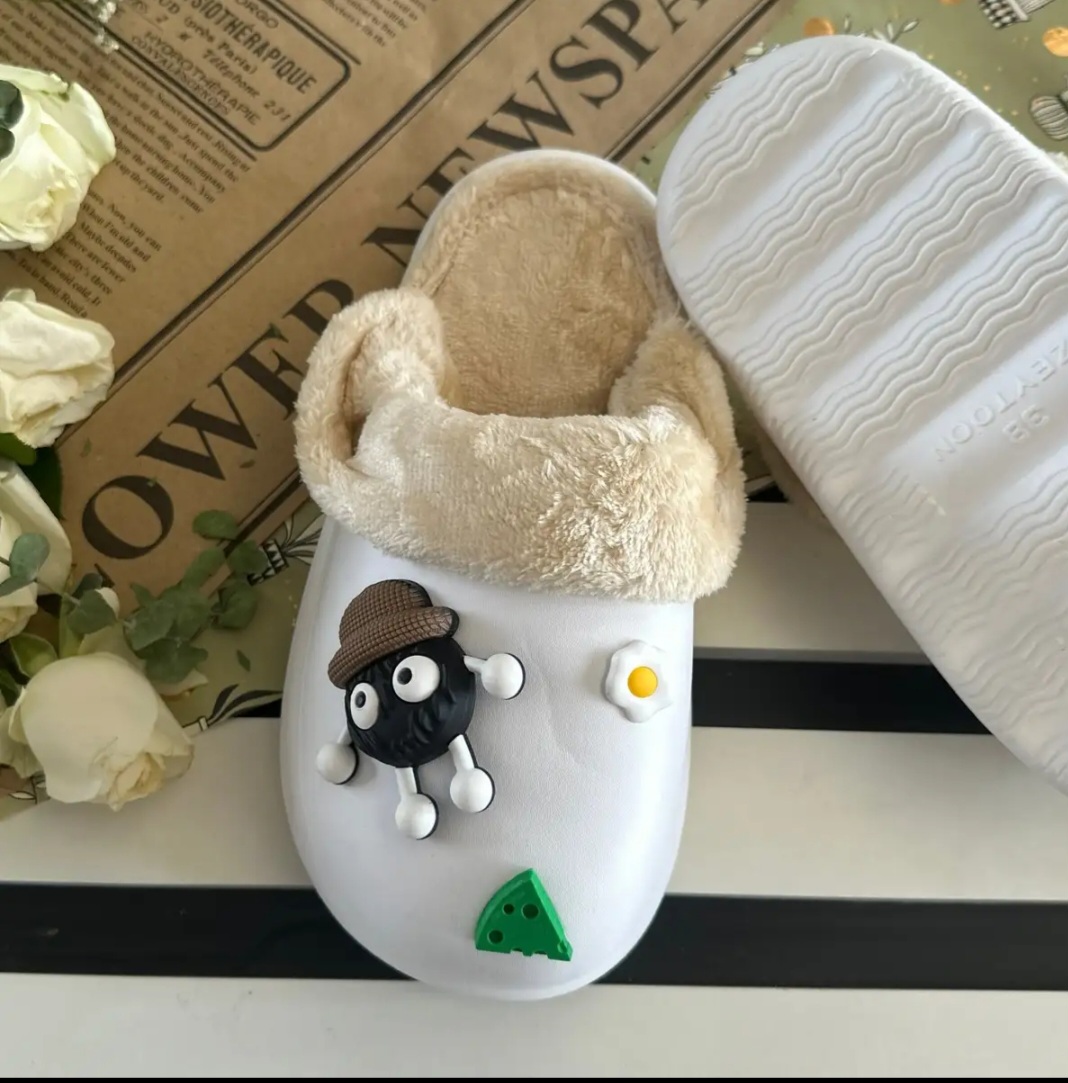 دمپایی زنانه پولیشی مدل کریسمس برند زیتون