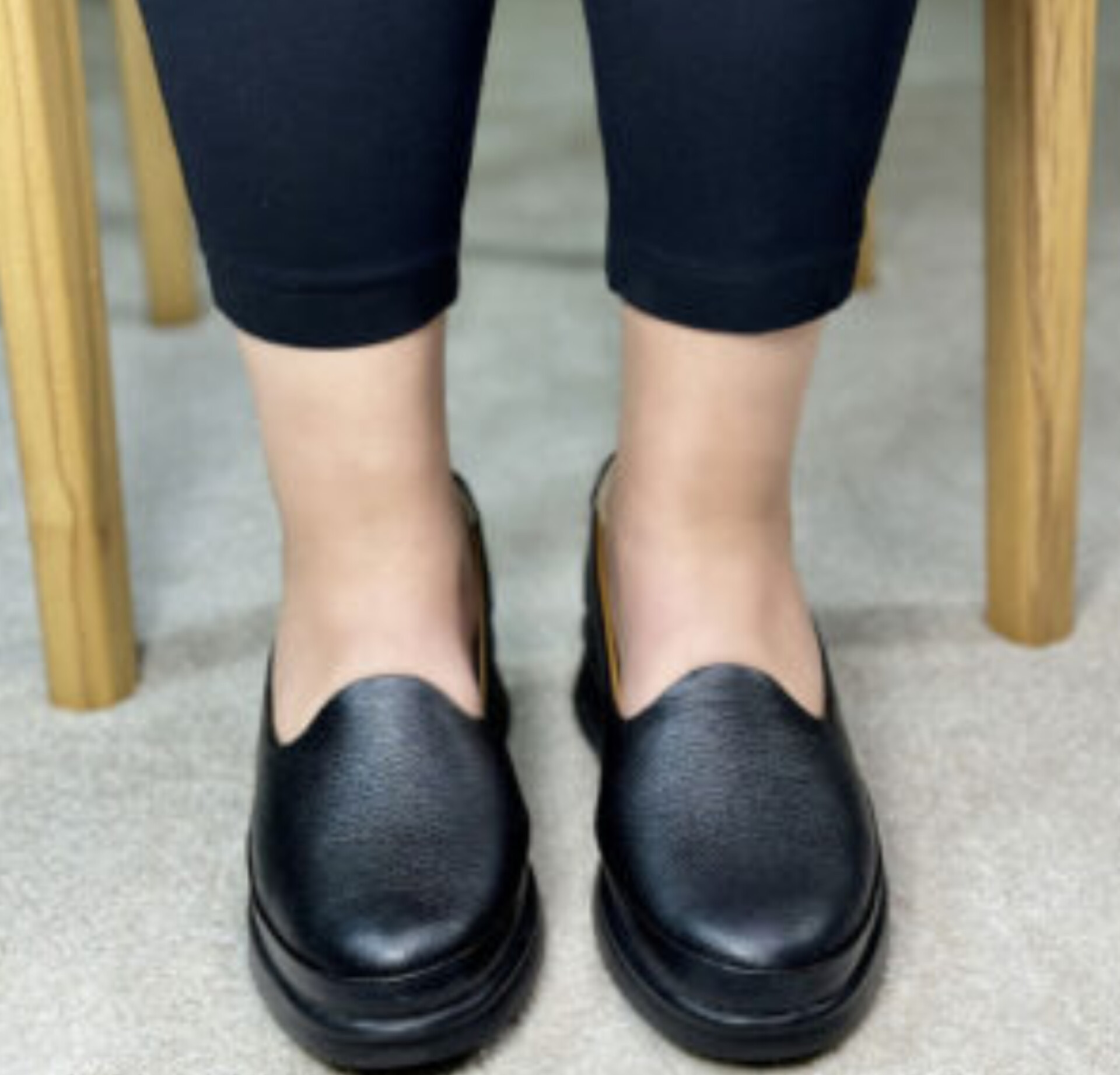 کفش لژدار تمام چرم دکتر برن مدل تارا دارای پد مخصوص خار پاشنه