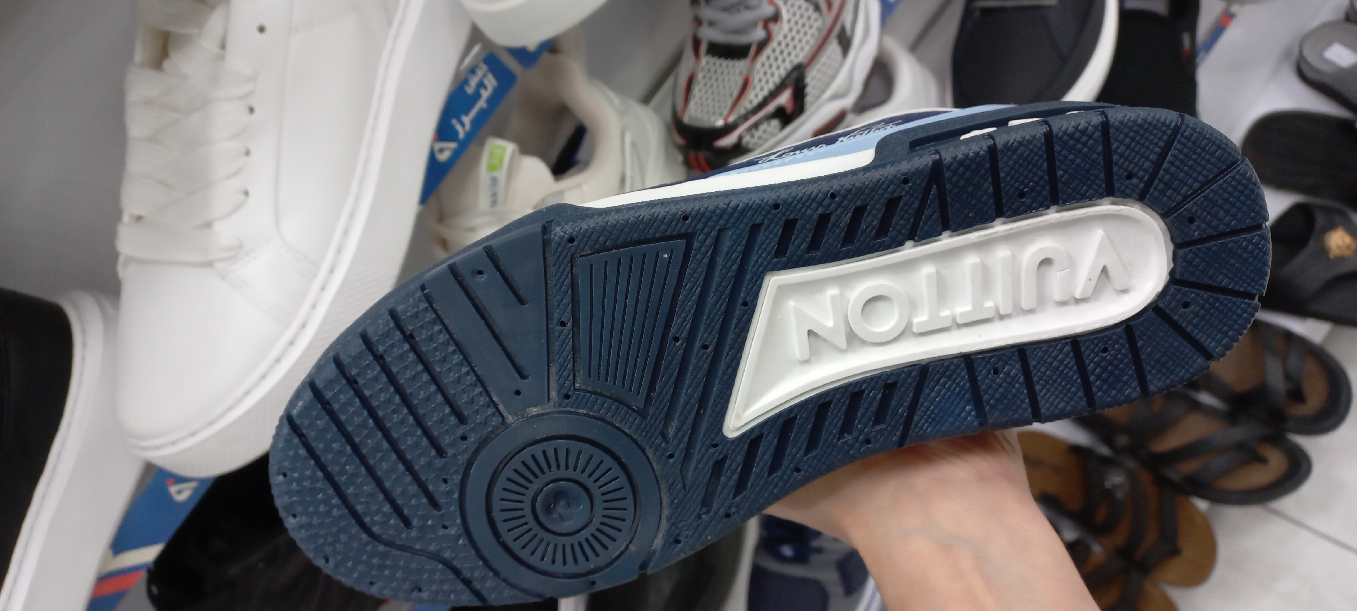 کتانی مردانه لویس وینتون برند پدیده