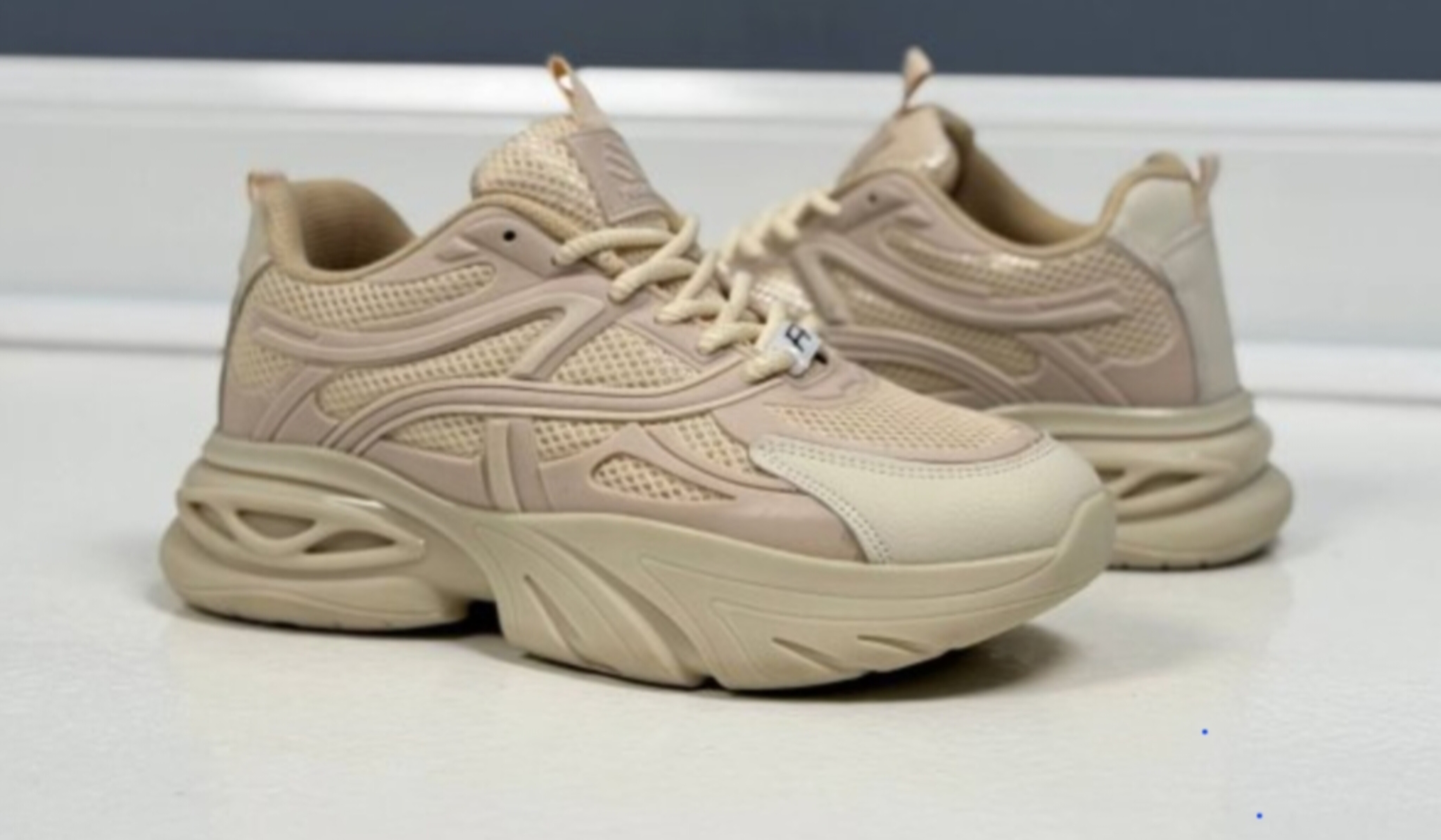 کتانی مردانه بالنسیاگا برند پدیده شیک و خوش پا با متریال وارداتی