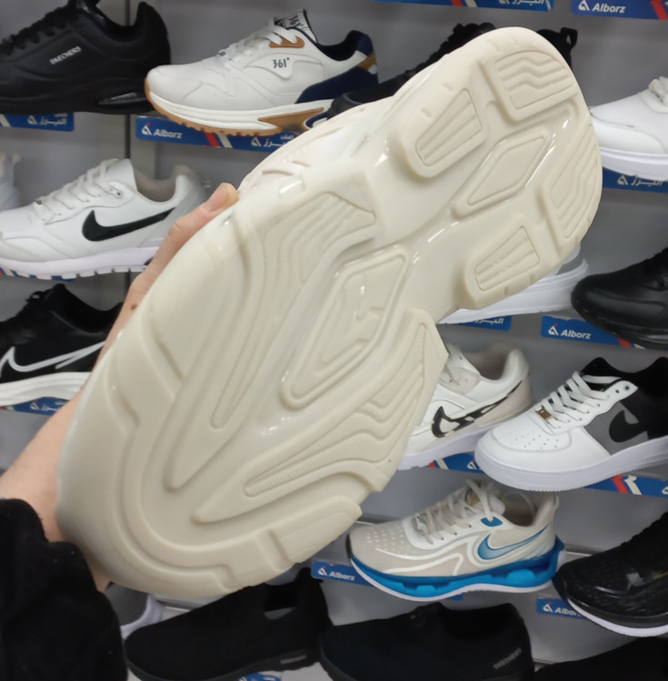 کتانی مردانه بالنسیاگا برند پدیدهشیک و خوش پا با متریال وارداتی