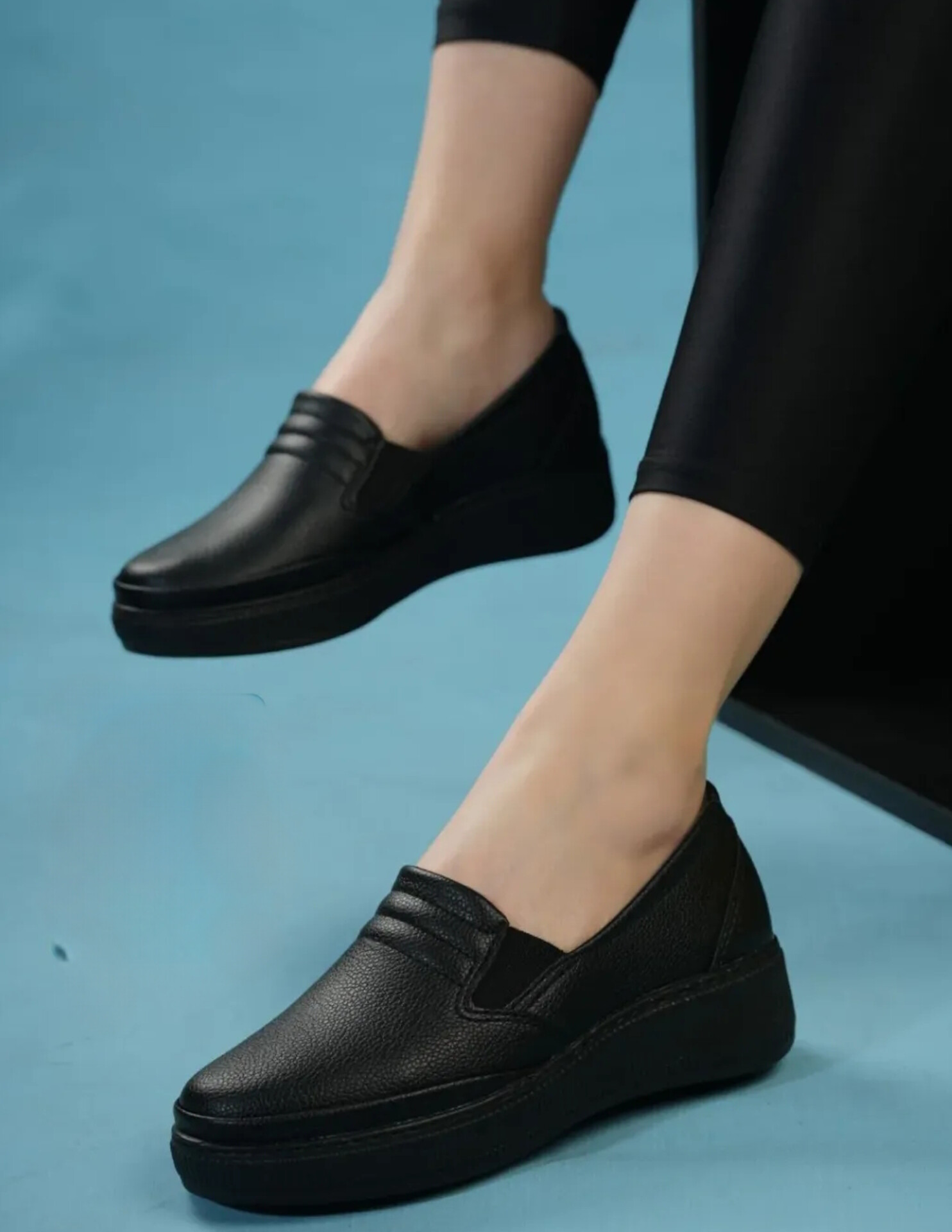 کفش طبی زنانه نیکان گام مدل تورنتو با پد مخصوص خار پاشنه