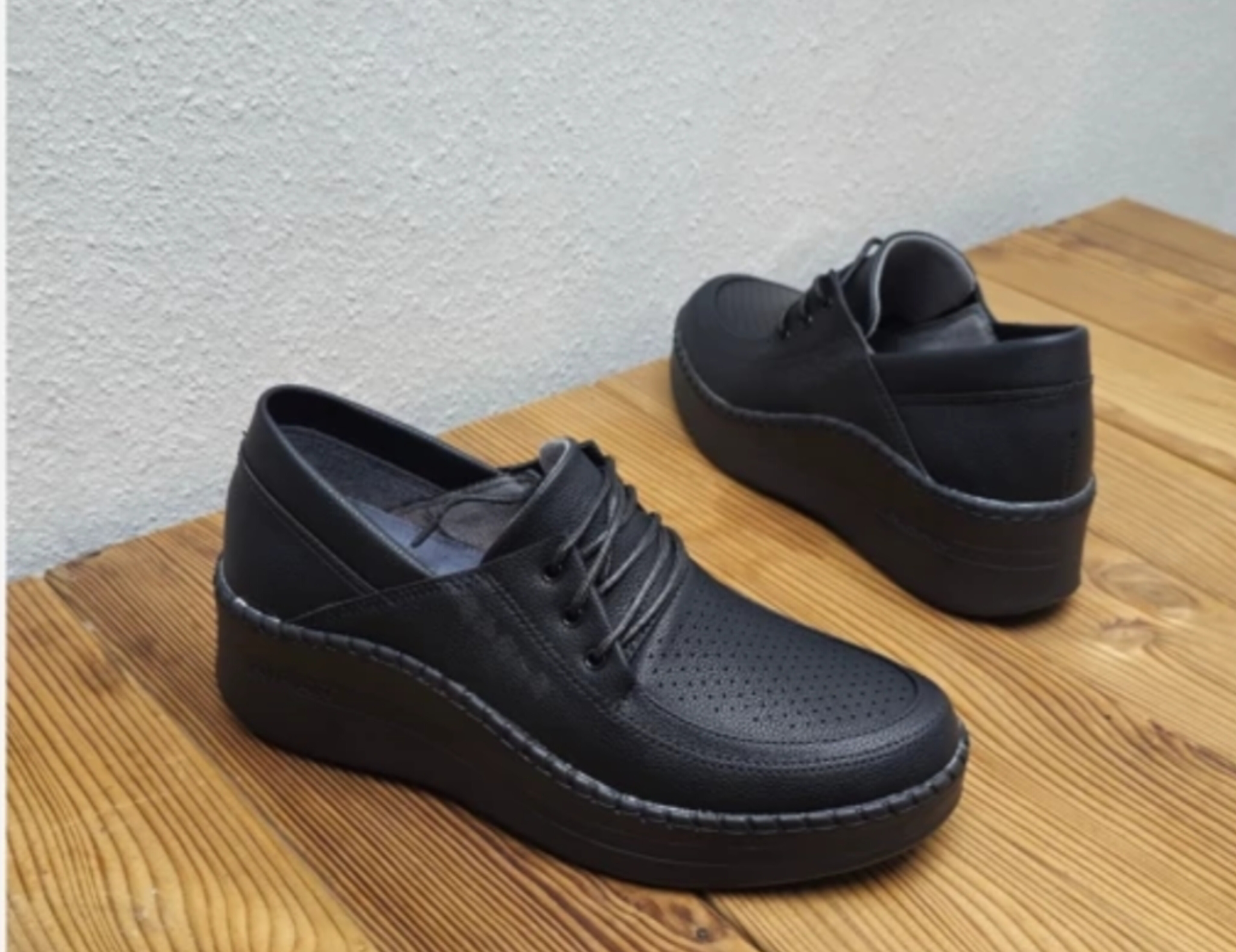 کفش طبی لژدار زنانه نیکان گام مدل آزاده مخصوص خار پاشنه