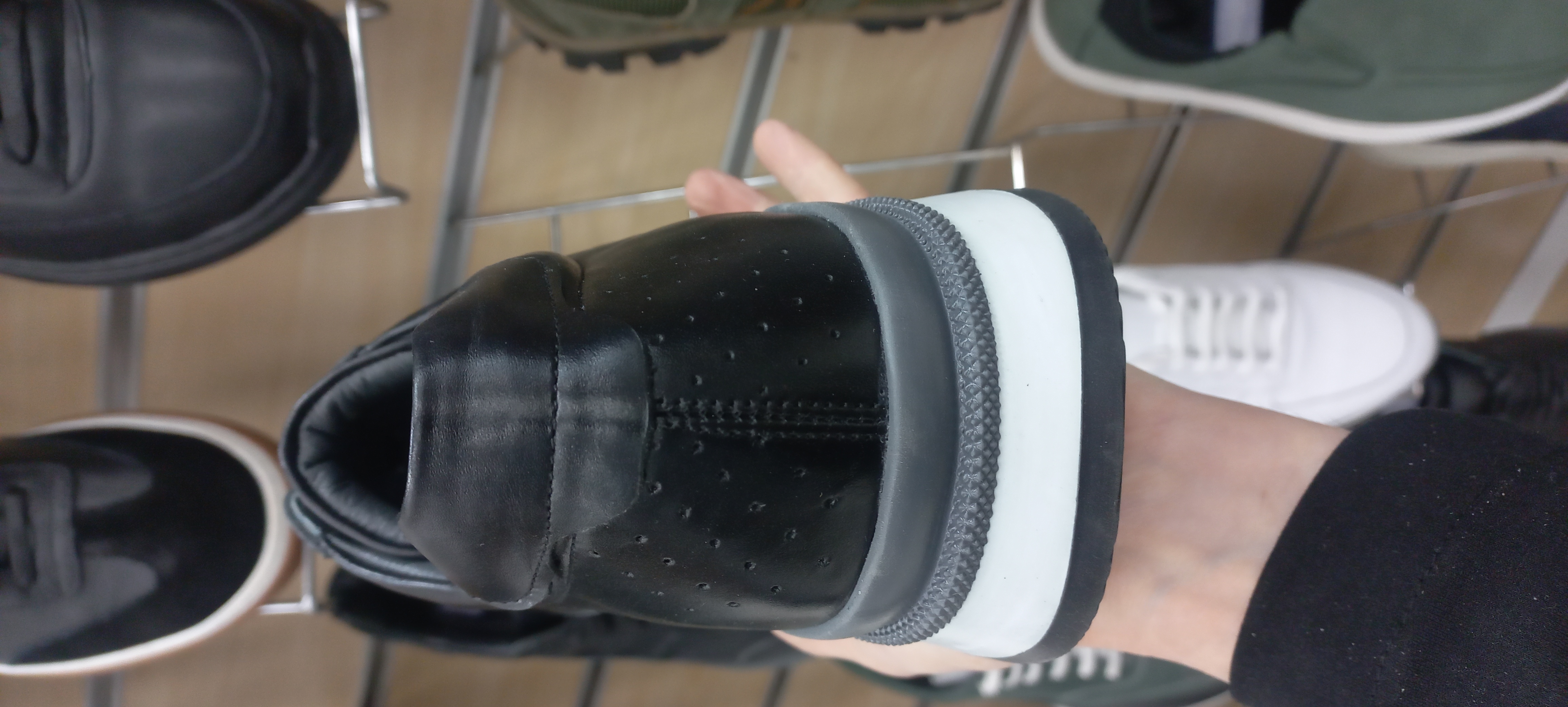 کفش اسپرت تمام چرم مردانه برند دنج کد ۰۱۷