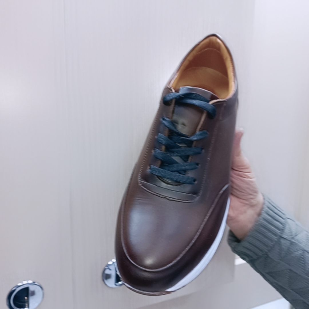 کفش طبی اسپرت چرم مردانه دکتر برن.