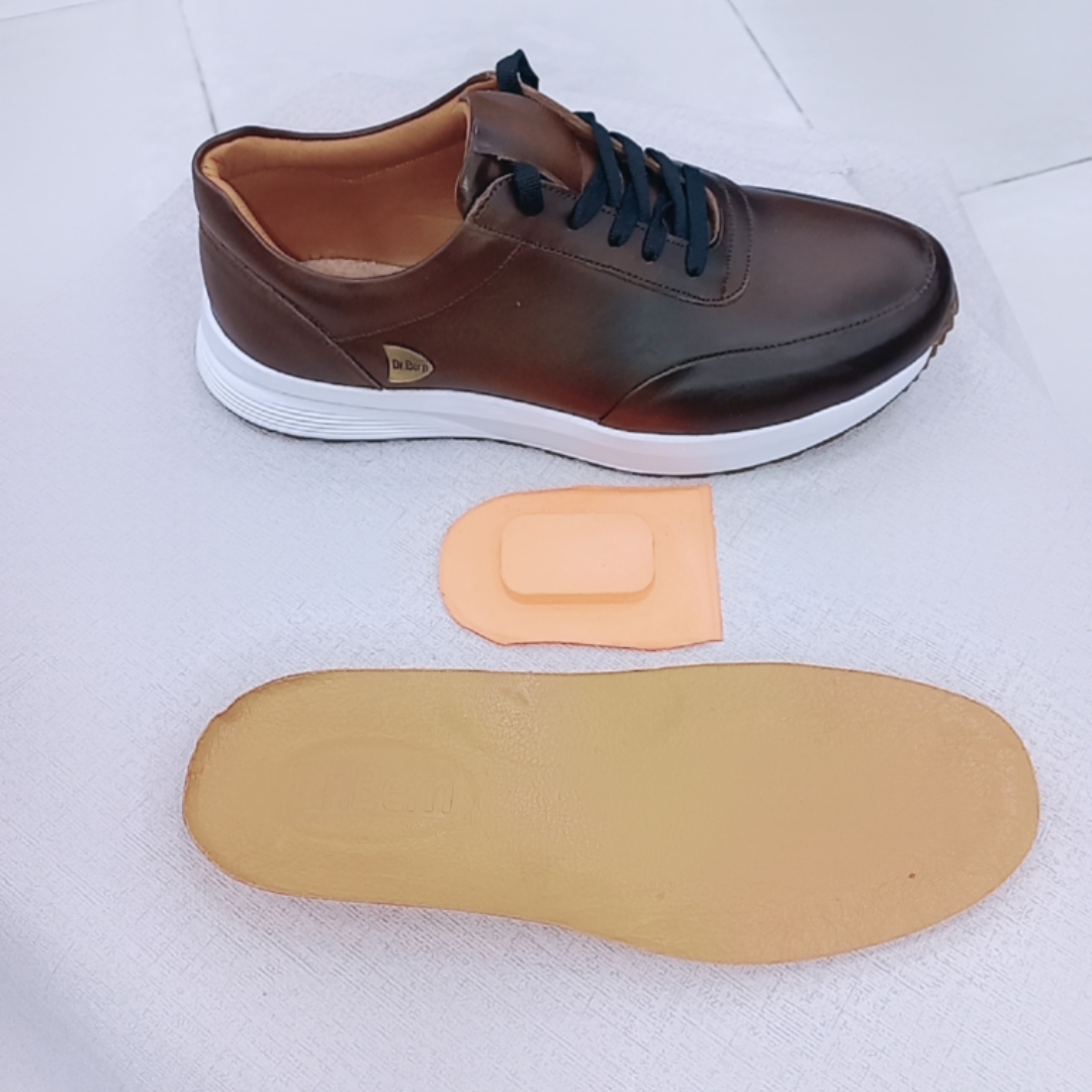 کفش طبی اسپرت چرم مردانه دکتر برن.
