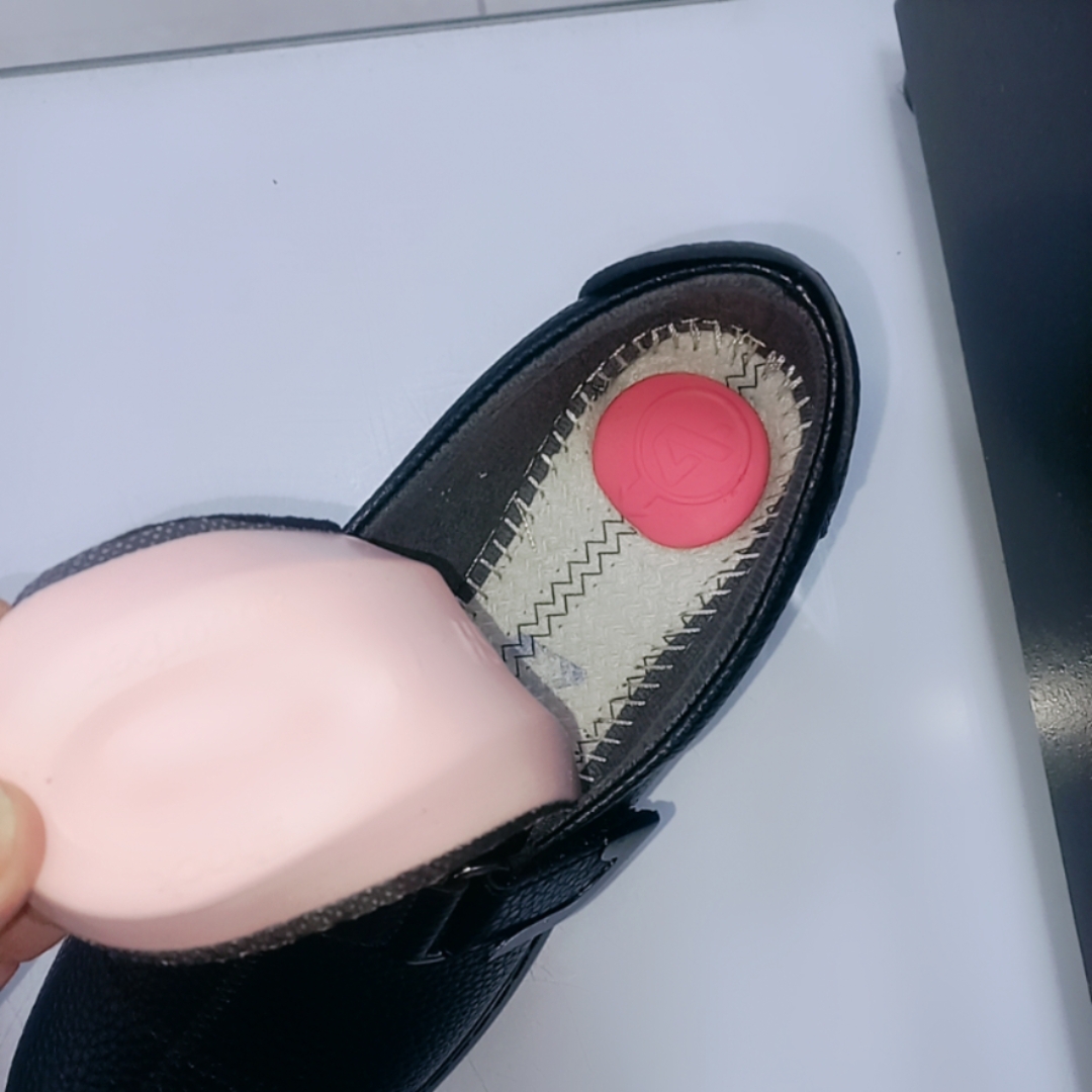 کفش طبی داثوش مدل صلیبی مخصوص خار پاشنه