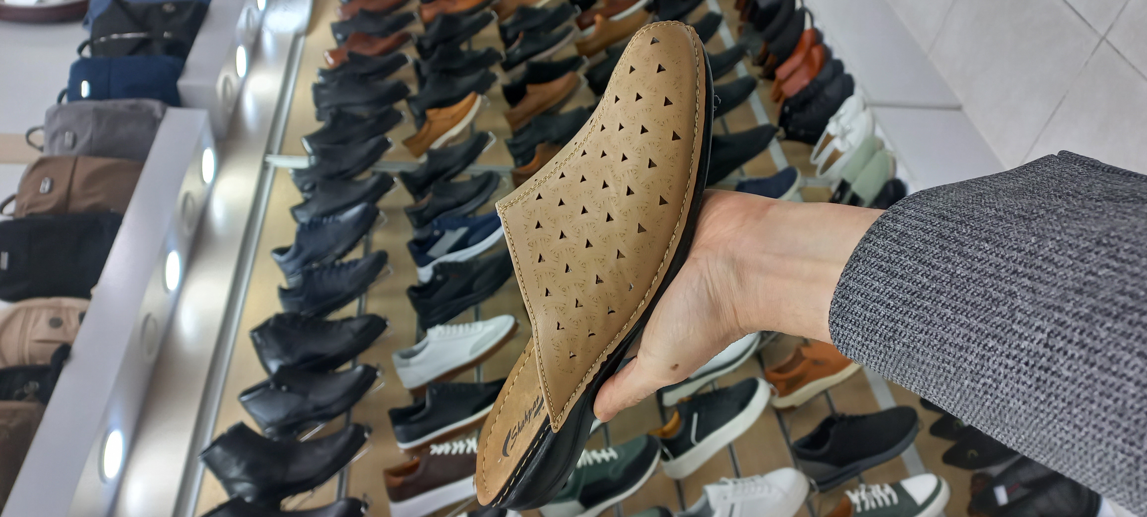 صندل طبی جلوبسته زنانه مدل رویا ۱۰۱ شهپر