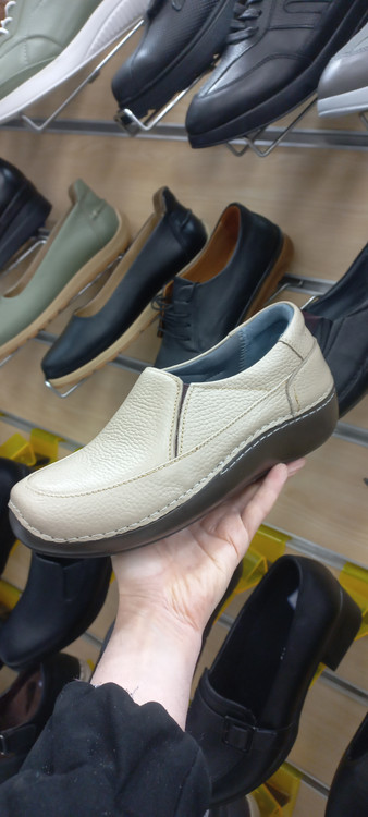 کفش چرم زنانه طبی دکتر لوتان مدل ۴۰۰ مخصوص خار پاشنه