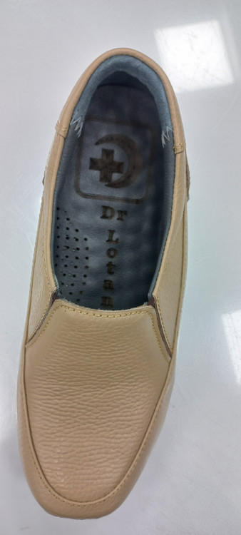 کفش چرم زنانه طبی دکتر لوتان مدل ۴۰۰ مخصوص خار پاشنه