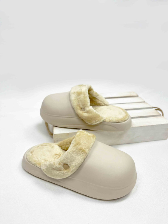 دمپایی خزدار مردانه کریسمس برند زیتون