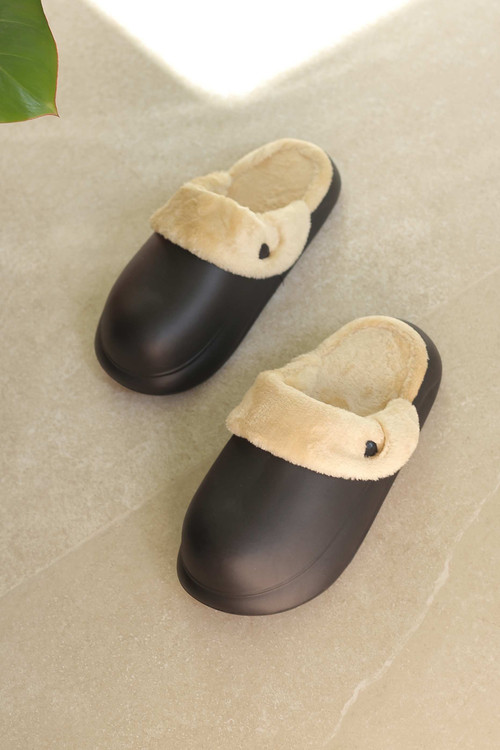 دمپایی خزدار مردانه کریسمس برند زیتون