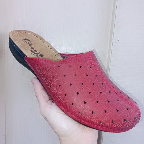 صندل طبی جلو بسته زنانه شهپر مدل رویا ۱۰۱