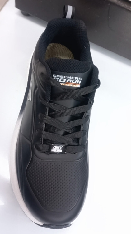 اسکیچرز مردانه بزرگپا سایز ۴۵ تا ۴۷ با زیره بسیار نرم