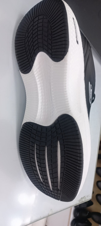 اسکیچرز مردانه بزرگپا سایز ۴۵ تا ۴۷ با زیره بسیار نرم