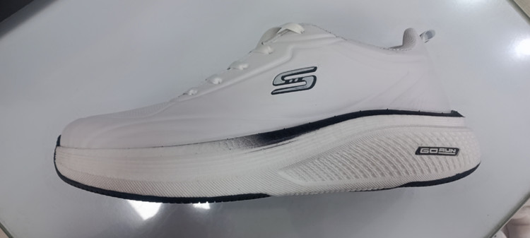 اسکیچرز مردانه بزرگپا سایز ۴۵تا ۴۷ با زیره بسیار نرم