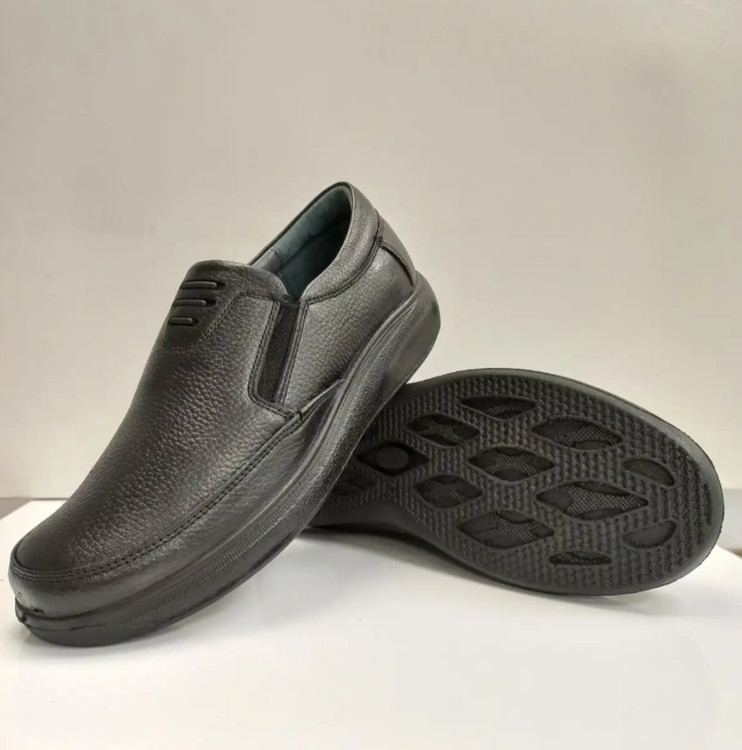 کفش تمام چرم طبی مردانه اکتای برند پاژند