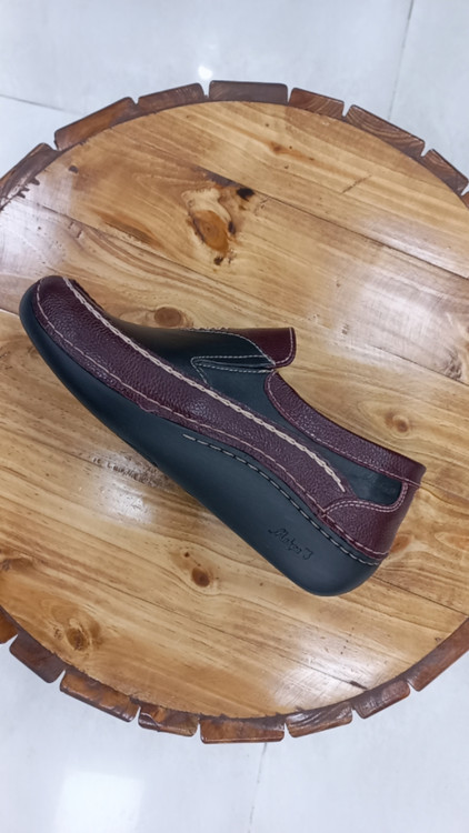 کفش طبی راحتی تمام چرم مهپا کد ۲۲۵۲